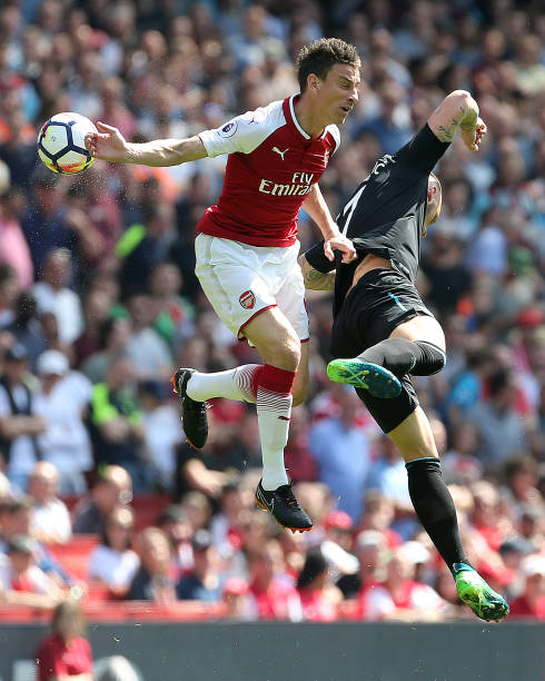 他以谦逊而 他以谦逊而